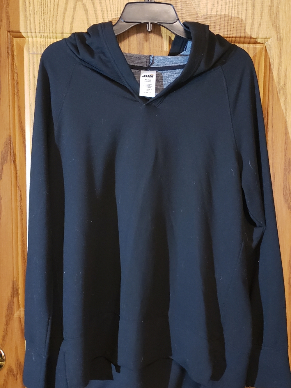 Avia‎ Black V-Neck Hooded Sweater. Polyester, Rayon. Xl